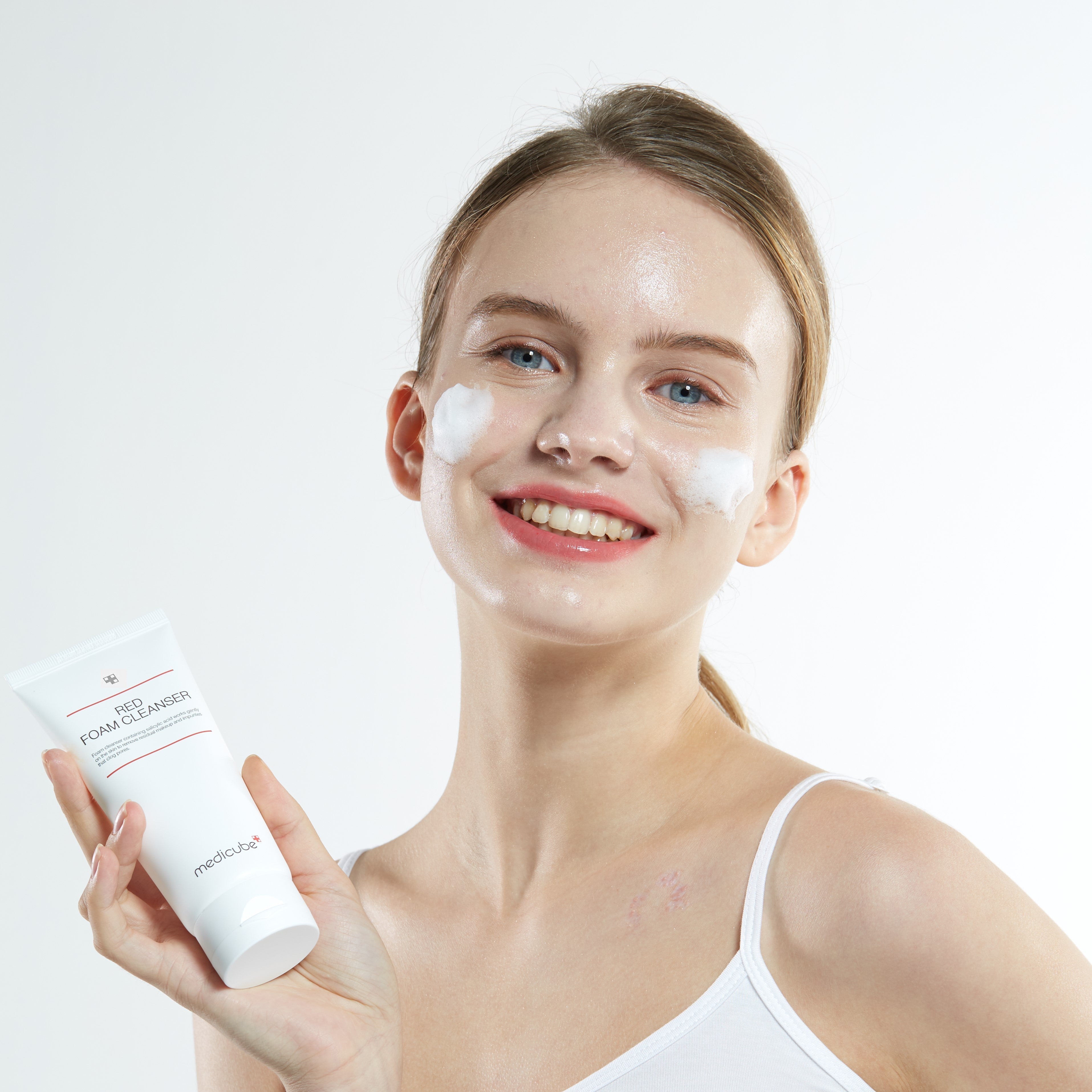 Medicube - Red Foam Cleanser (120ml)